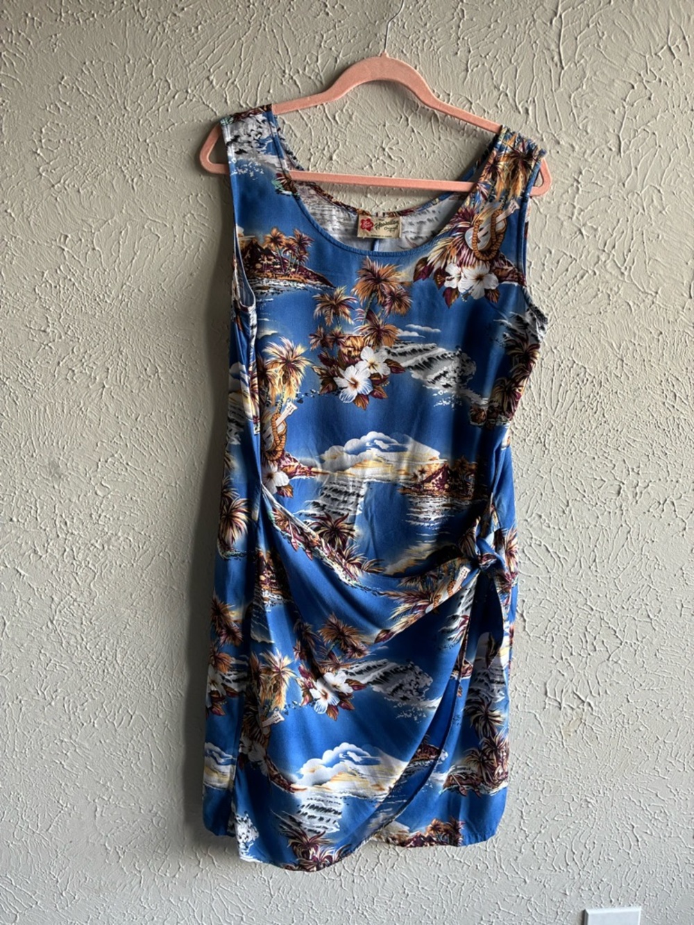 Hilo Hattie Blue Floral Hawaiian Shirt with Red Logo Tag - Picture 13 of 15